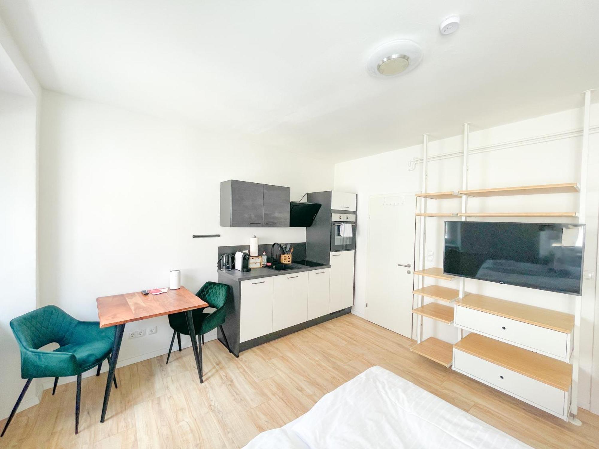 Contactless Self-check-in - Stayhere Studio 4 Apartment